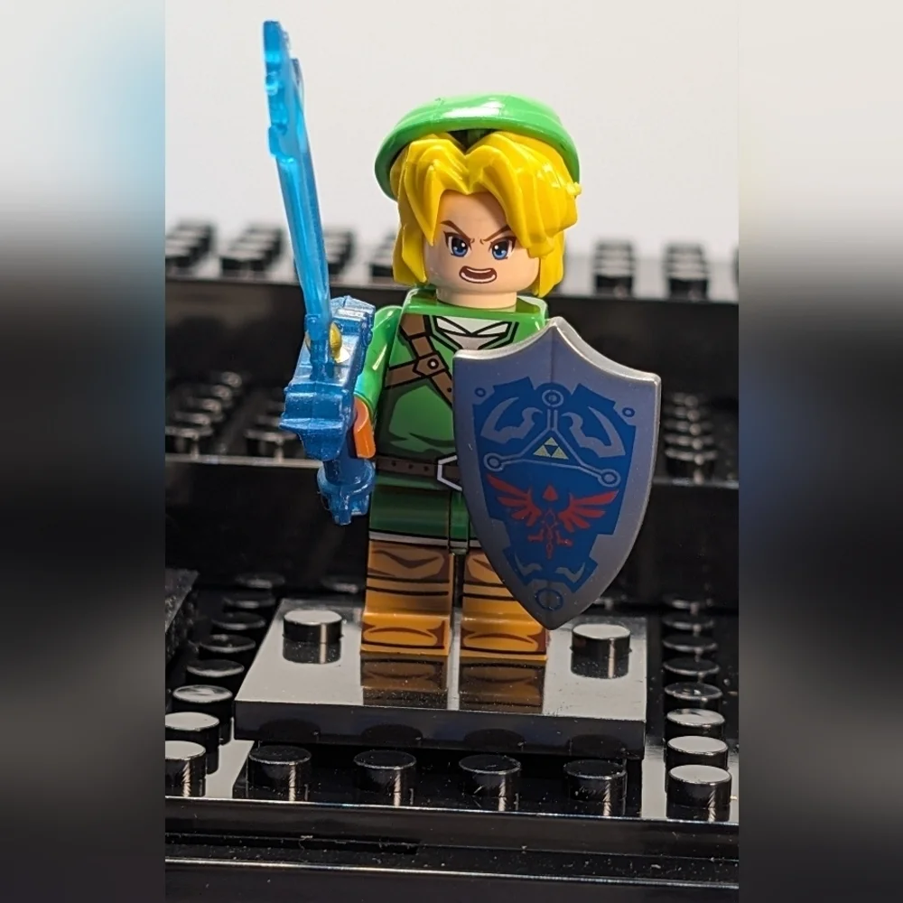 2 Minifigures- Legend of Zelda Nintendo Building Block Figures Link Zelda
